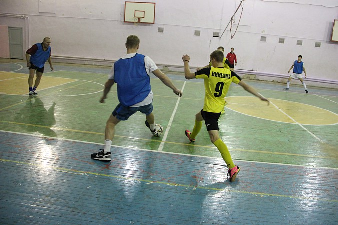 Лидерство «Газовика», разгром «Спартака» и пушка Маслова фото 7