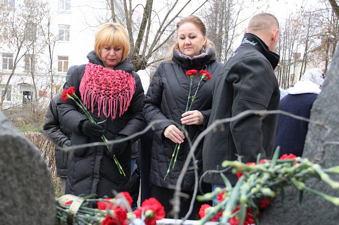 В Кинешме почтили жертв политических репрессий фото 4