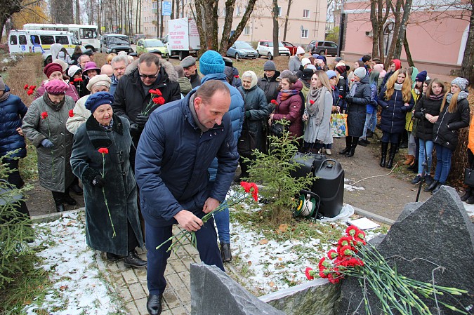 В Кинешме почтили жертв политических репрессий фото 17