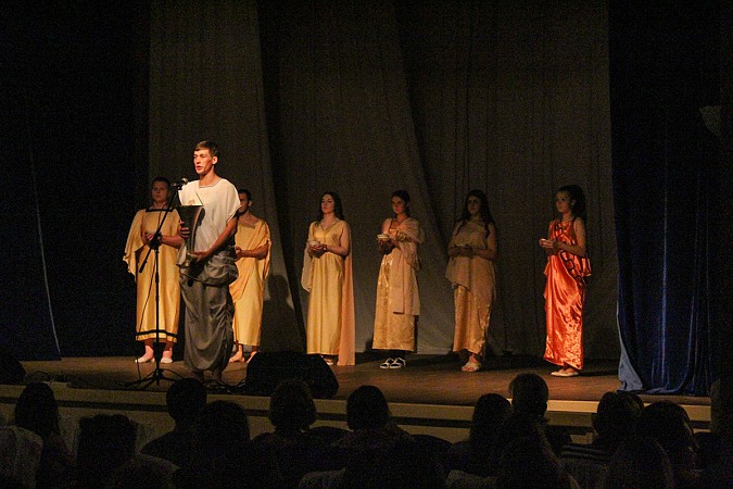 Первокурсников кинешемского медицинского колледжа посвятили в студенты фото 14