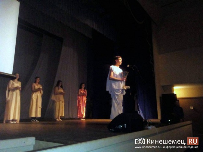 Первокурсников кинешемского медицинского колледжа посвятили в студенты фото 7