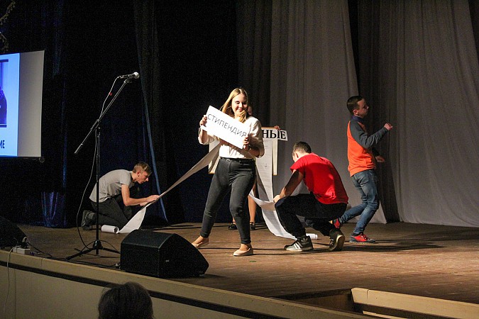 Первокурсников кинешемского медицинского колледжа посвятили в студенты фото 11