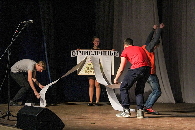 Первокурсников кинешемского медицинского колледжа посвятили в студенты фото 12