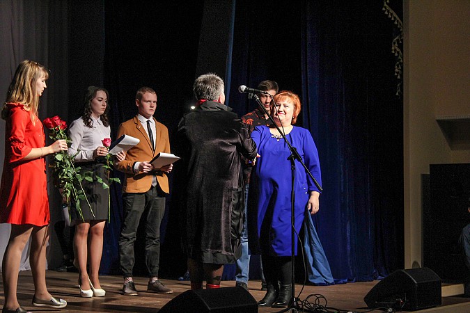 Первокурсников кинешемского медицинского колледжа посвятили в студенты фото 19