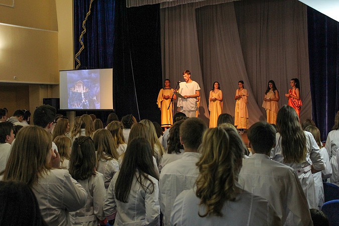 Первокурсников кинешемского медицинского колледжа посвятили в студенты фото 22