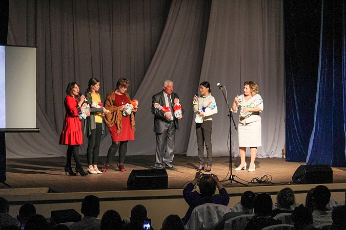 Первокурсников кинешемского медицинского колледжа посвятили в студенты фото 27