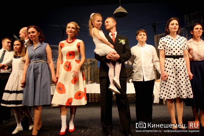 Театр из Санкт-Петербурга погрузил кинешемцев «В день свадьбы» фото 23