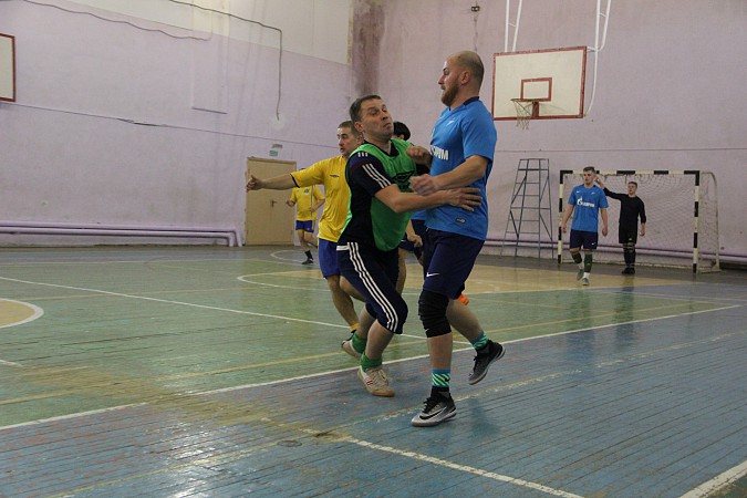 «Ветераны» вырвались в лидеры Чемпионата Кинешмы по мини-футболу фото 7