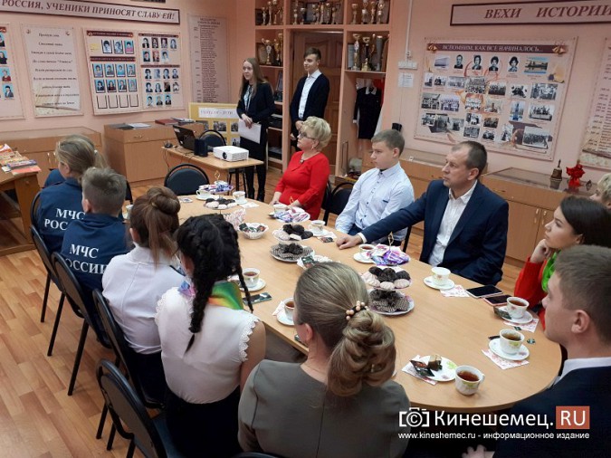 Кинешемские школьники позавтракали с ивановским депутатом фото 2