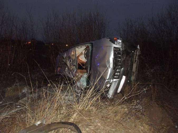 Внедорожник столкнулся с автобусом и перевернулся в Ивановской области фото 2