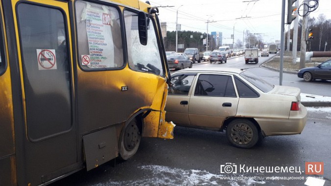 В Иванове автобус столкнулся с маршруткой: 7 человек госпитализированы фото 2