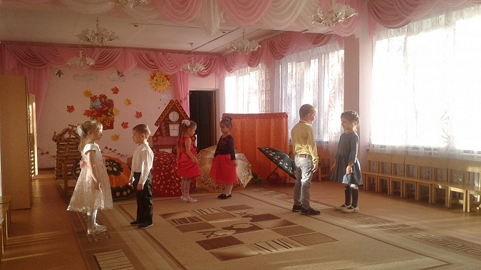 Стихи, песни и танцы заполнили пространство Кинешемского детсада № 17 фото 2