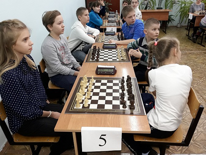 18 команд шахматистов из районов сразились в Луговом фото 2