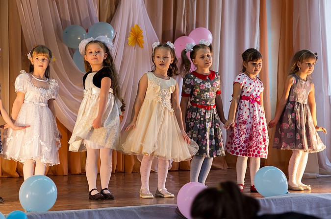 В микрорайоне «Автоагрегат» душевно отпраздновали День матери фото 23