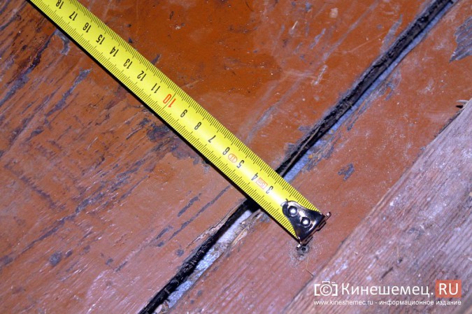 Чиновники уверяют, что разваливающийся дом в Пеньках не требует ремонта фото 5