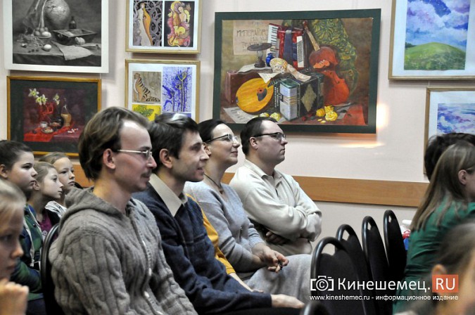 В Кинешемской художественной школе открылась выставка выпускников фото 8