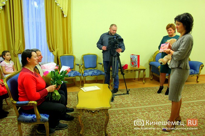 Восьмисотым ребенком в 2018 году в Кинешме стала Валерия Сторожилова фото 9