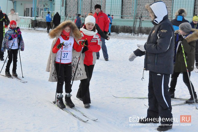Мороз и нехватка снега не помешали открыть лыжный сезон в Кинешме фото 7