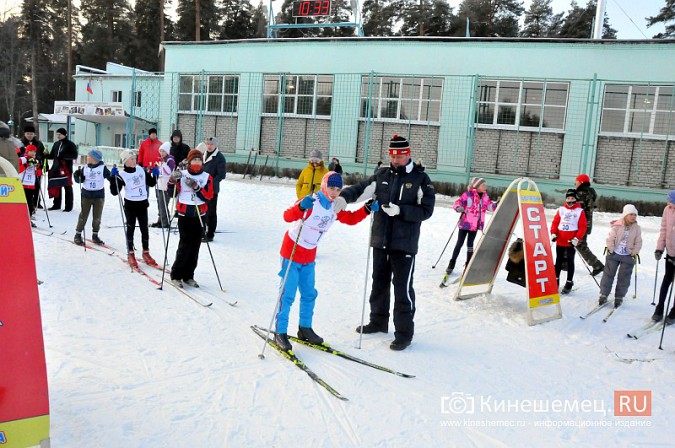 Мороз и нехватка снега не помешали открыть лыжный сезон в Кинешме фото 2