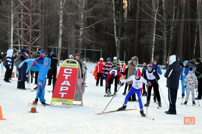Мороз и нехватка снега не помешали открыть лыжный сезон в Кинешме фото 11