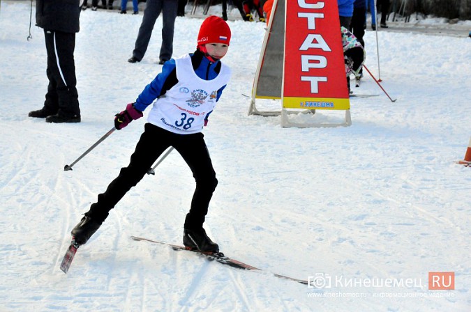 Мороз и нехватка снега не помешали открыть лыжный сезон в Кинешме фото 8
