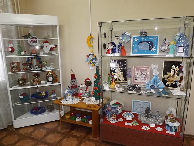 В детской библиотеке Кинешмы - «Елка наряжается, праздник начинается» фото 2