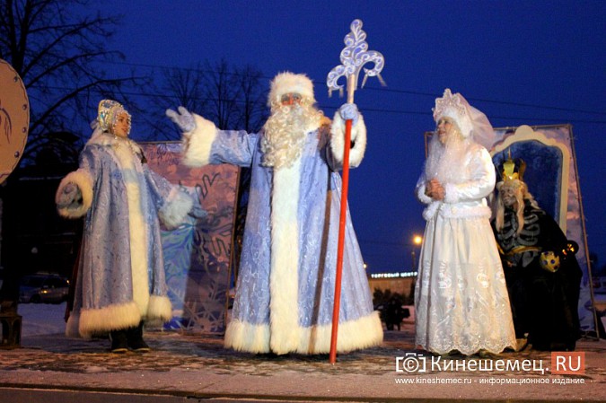 В Кинешме зажгли главную новогоднюю елку фото 15