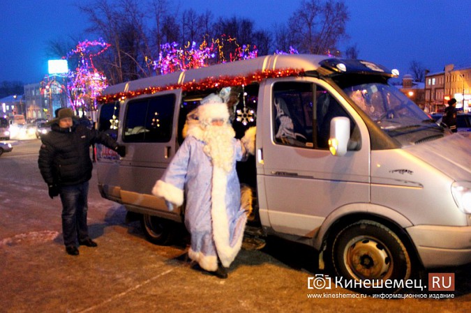 В Кинешме зажгли главную новогоднюю елку фото 13