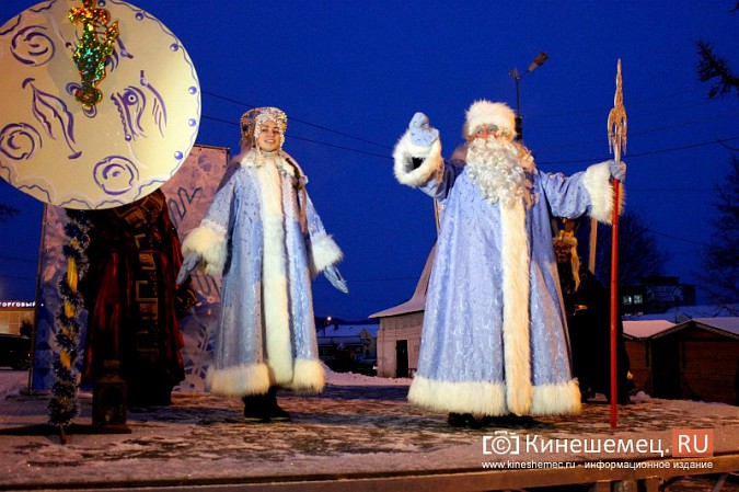 В Кинешме зажгли главную новогоднюю елку фото 14