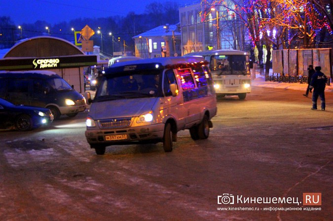 В Кинешме зажгли главную новогоднюю елку фото 12