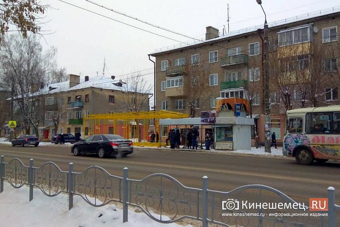 На «Чкаловском» ставят новую автобусную остановку фото 2