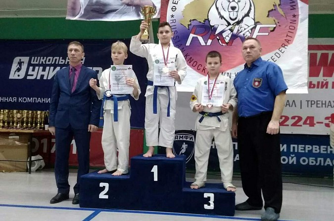 Кинешемский каратист стал лучшим бойцом турнира в Иваново фото 2