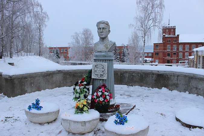 Кинешемцы почтили память ветерана ВОВ Павла Федулова фото 8