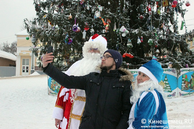Дед мороз со Снегурочкой раздали календари от Кинешемец.RU фото 13
