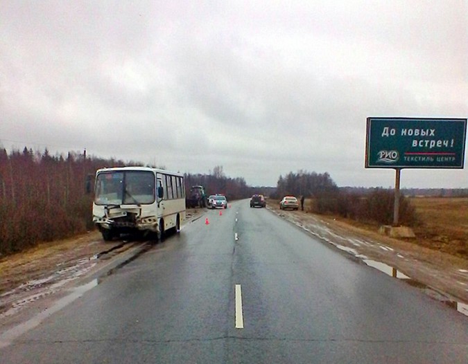 Водитель легковушки, в которую врезался рейсовый автобус, скончался до приезда «Скорой» фото 2