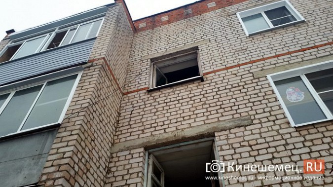 В Кинешме за несколько часов до Нового года произошел пожар в многоквартирном доме фото 4