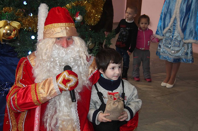 В Наволоках прошел новогодний праздник для малышей фото 7