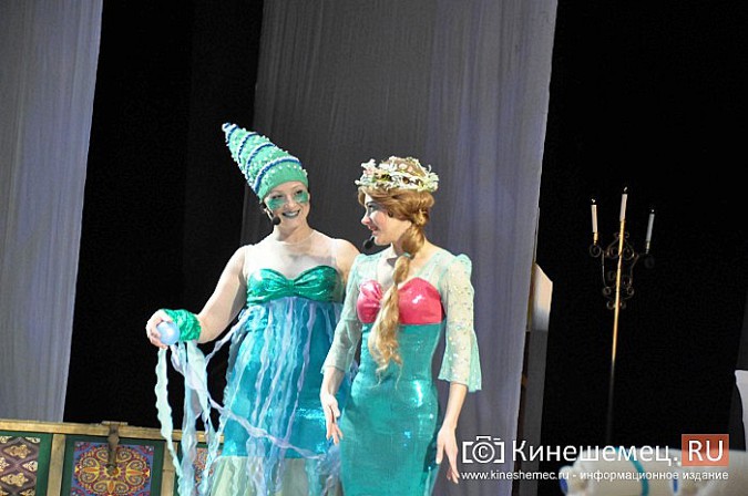 В Кинешемском театре состоялась благотворительная елка фото 12
