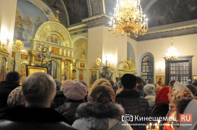 В православных храмах Кинешмы прошли рождественские службы фото 2
