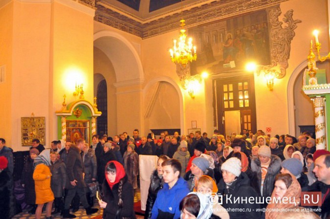 В православных храмах Кинешмы прошли рождественские службы фото 7
