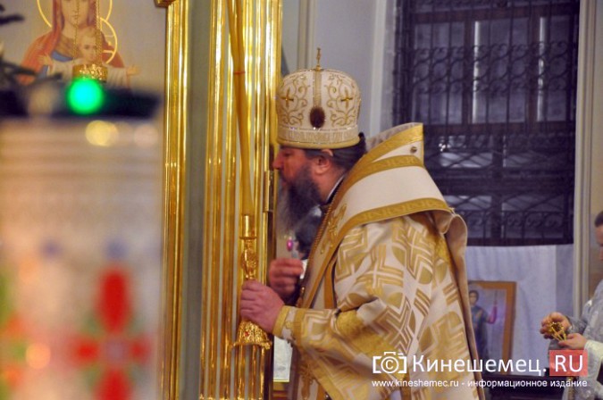 В православных храмах Кинешмы прошли рождественские службы фото 3