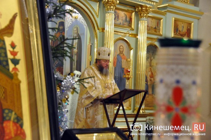 В православных храмах Кинешмы прошли рождественские службы фото 6