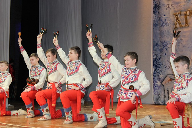 В Кинешме прошла епархиальная Рождественская елка фото 16