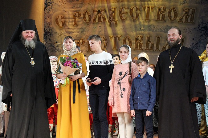 В Кинешме прошла епархиальная Рождественская елка фото 8