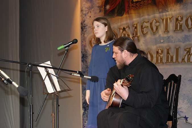 В Кинешме прошла епархиальная Рождественская елка фото 15