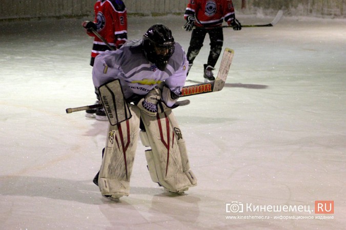 В хоккейном дерби Кинешмы забросили 25 шайб фото 28
