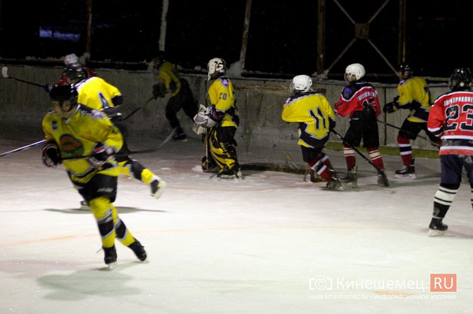 В хоккейном дерби Кинешмы забросили 25 шайб фото 3