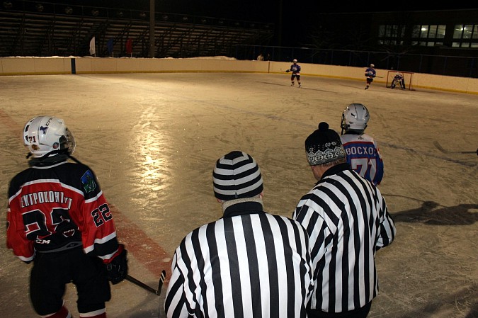 В Кинешме открылся I городской турнир по хоккею среди дворовых команд фото 8