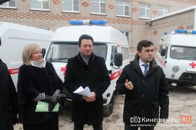 Станислав Воскресенский в Кинешме передал ключи от 25 карет скорой помощи фото 4