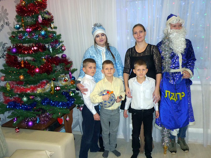 В Кинешме ЛДПР душевно поздравила людей с ограниченными возможностями с новогодними праздниками фото 5